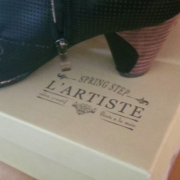 Size 9 (40) L'Artiste Spring Step Booties - Picture 7 of 9